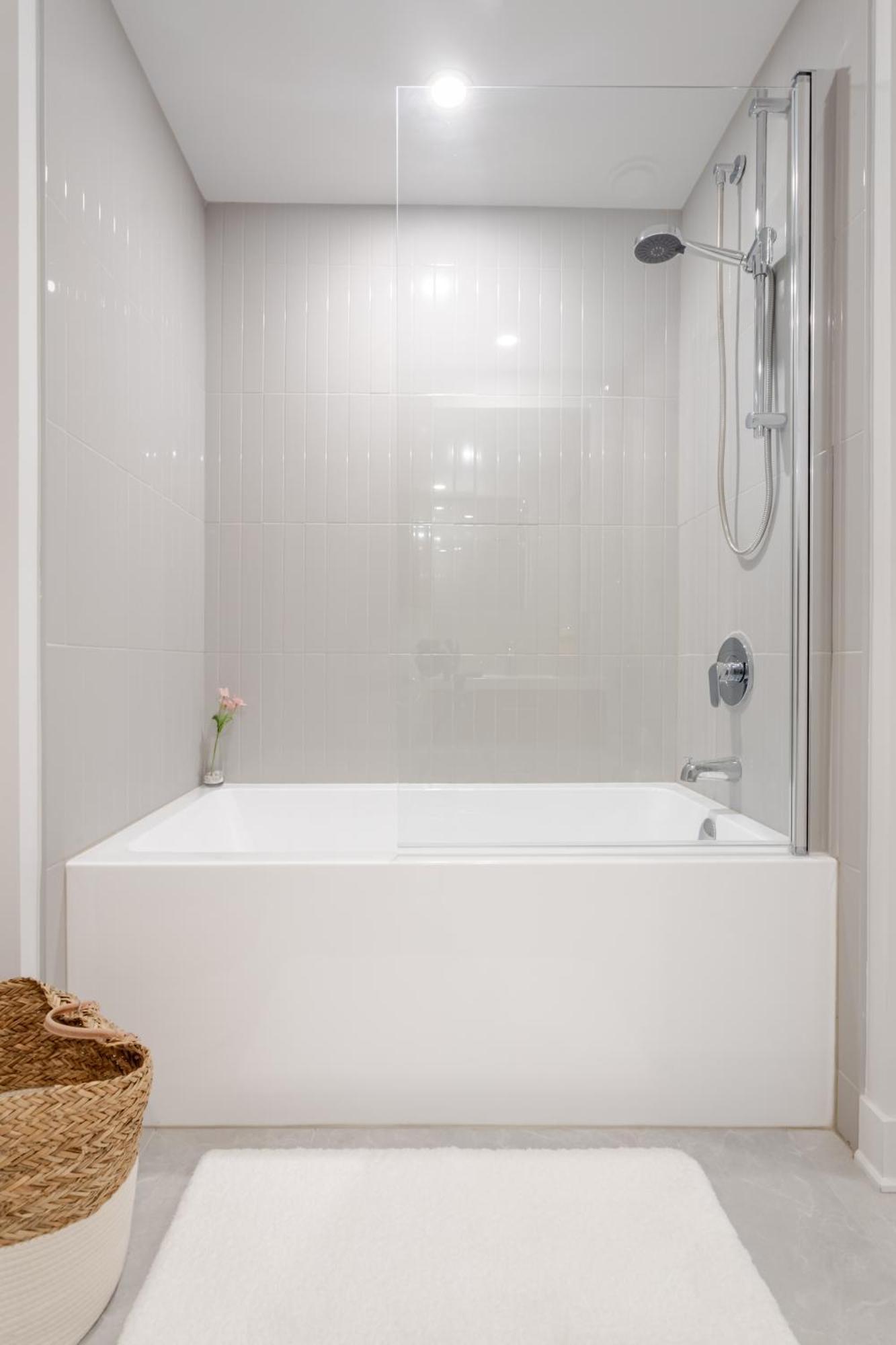 Stunning 2 Bedroom In Mtl Old Port Montreal